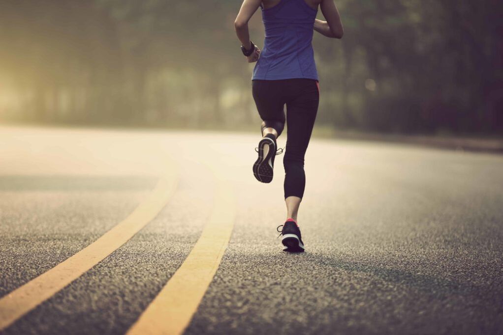 Joggen, um Gewicht am Bauch und an den Seiten zu verlieren